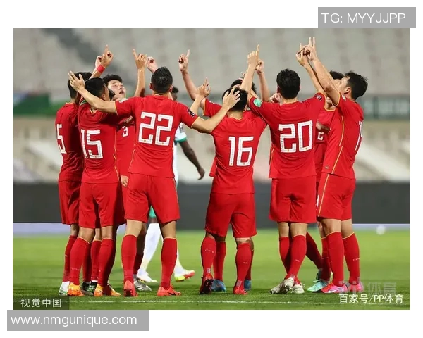 中国与香港足球比赛结果揭晓精彩瞬间回顾与分析