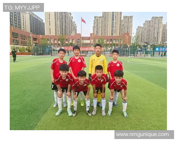 中国足球队万州：奋力拼搏展现团结精神助力地方足球发展